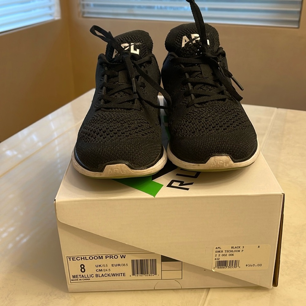 APL techloom pro size 8 black sneakers